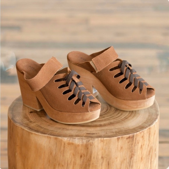 A Detacher Etta suede lace up clog platforms - Picture 4 of 10